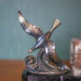 Pair of art deco seagull bookends in regulates and marble, bookcase, desk