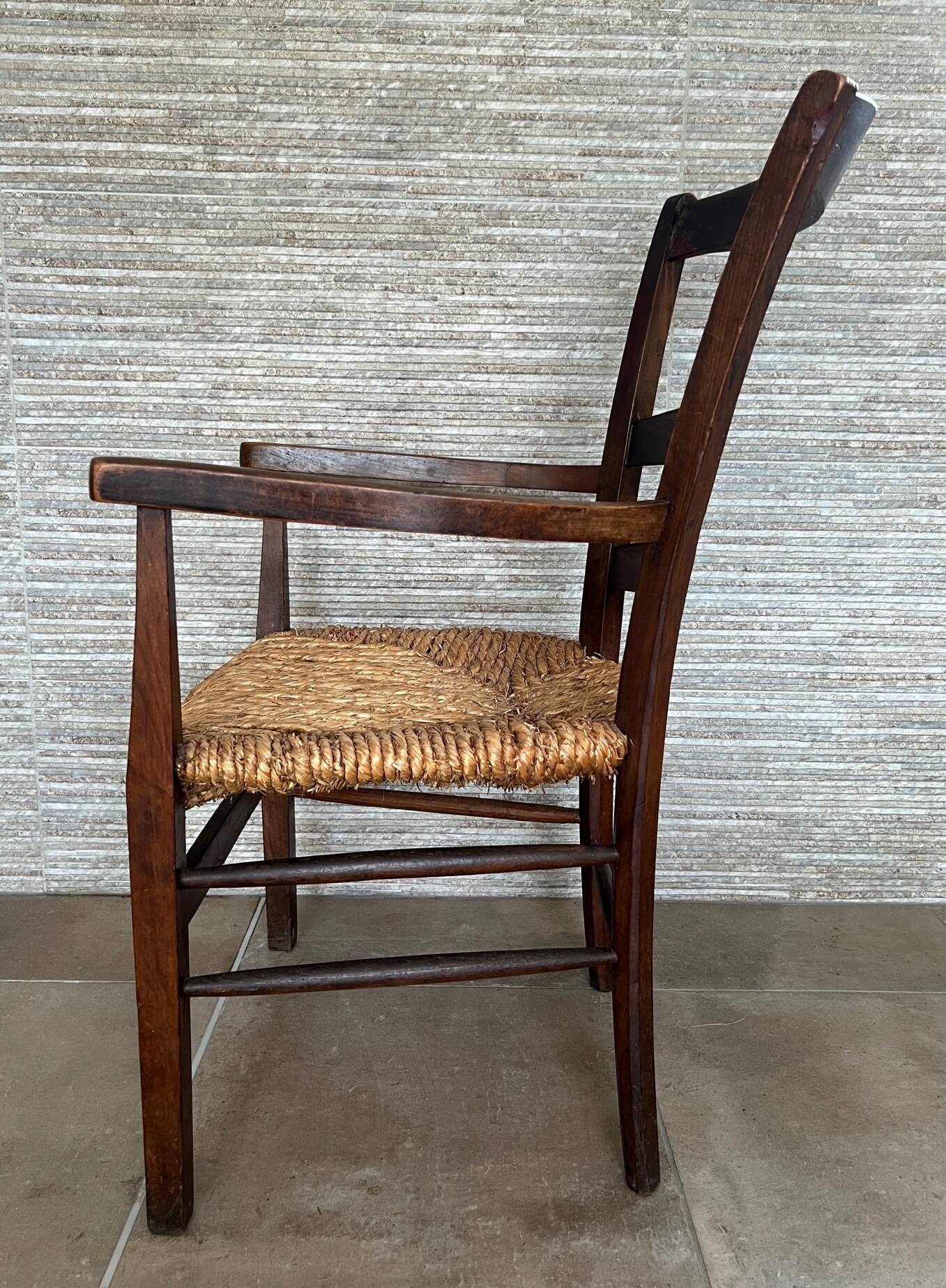 Fauteuil paillé campagnard XIXem en chataigné