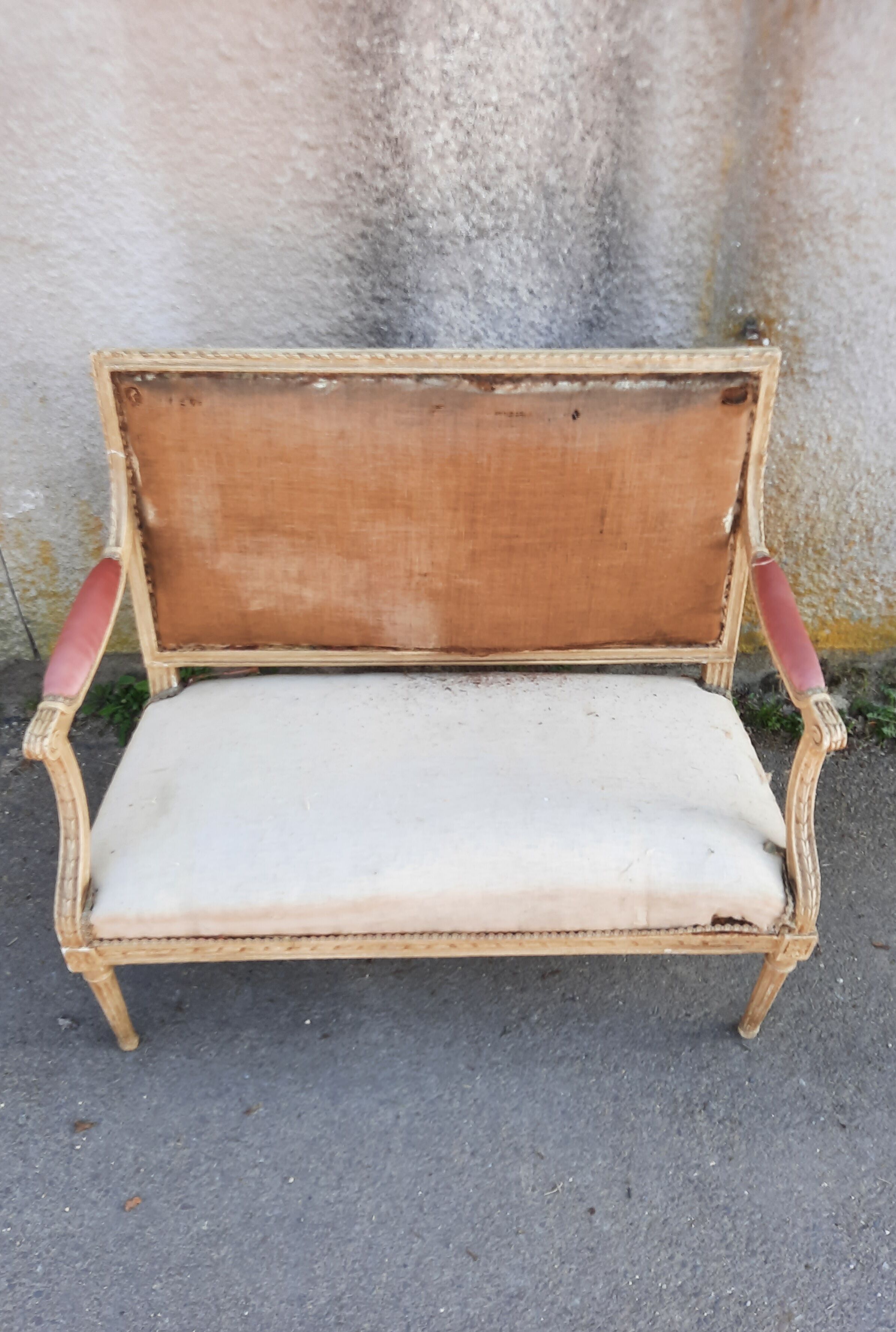 Canapé de style Louis XVI
