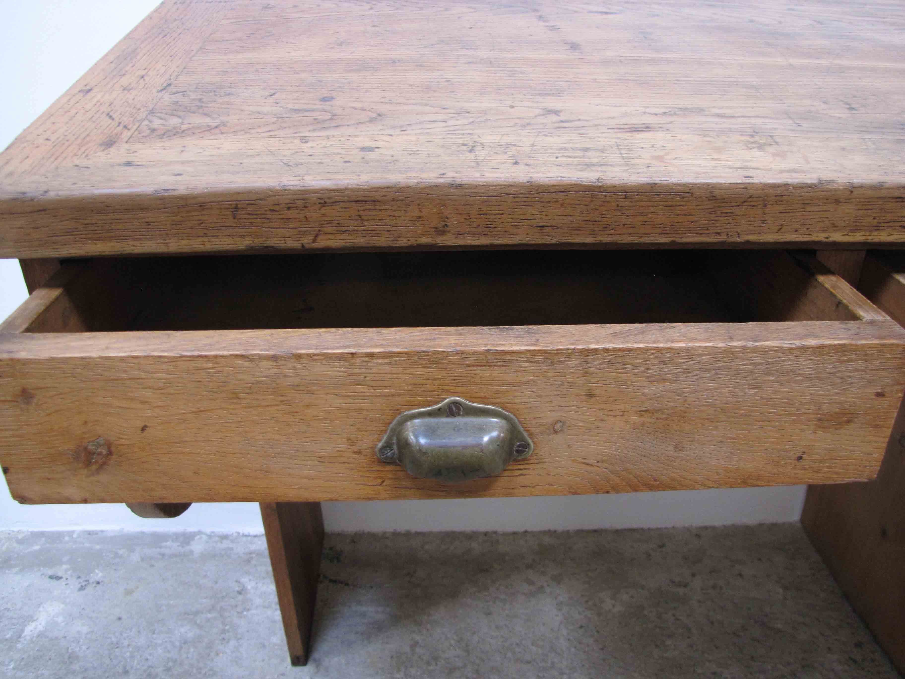 Counter desk with drawers