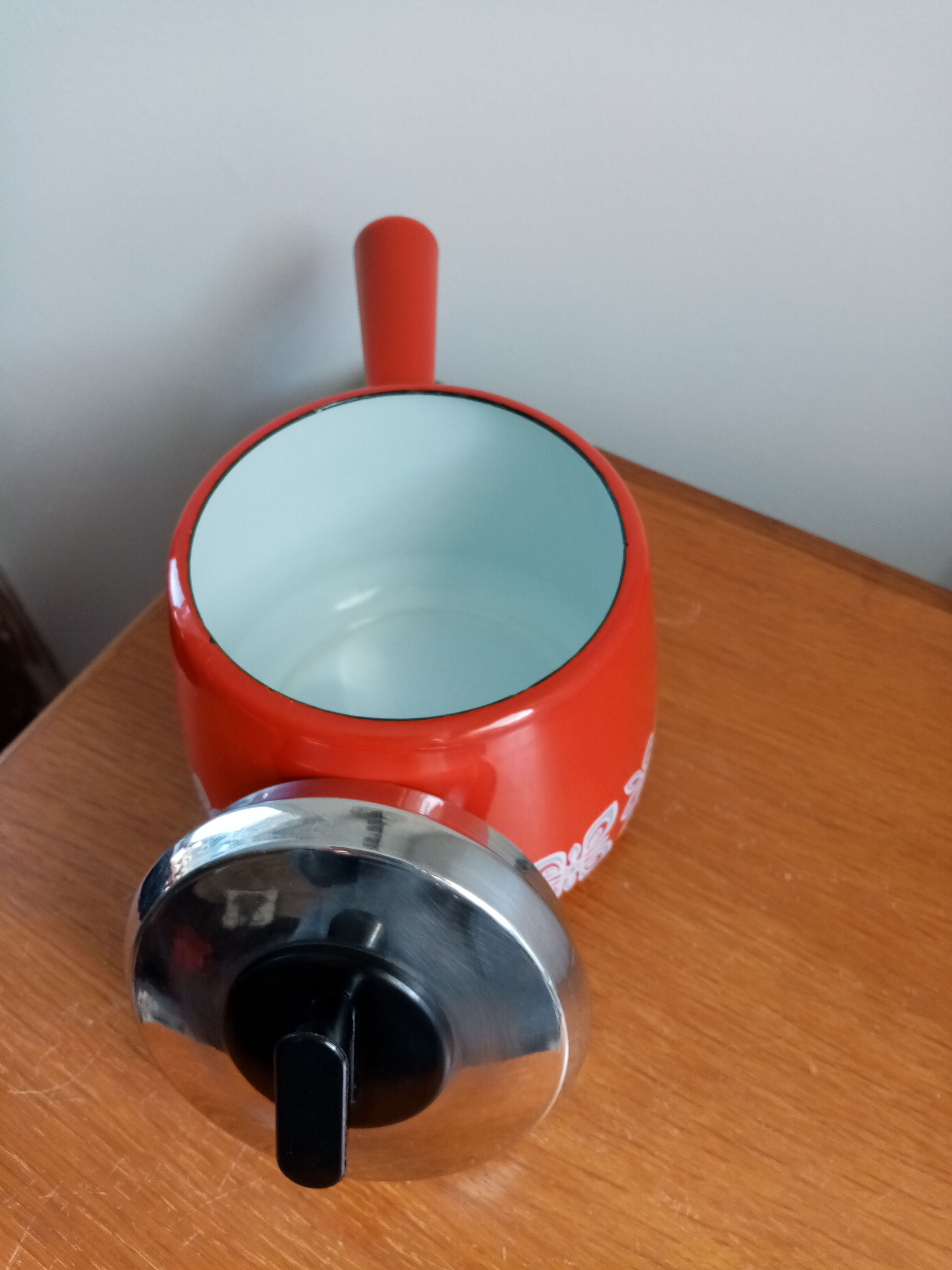Enamelled red coffee maker