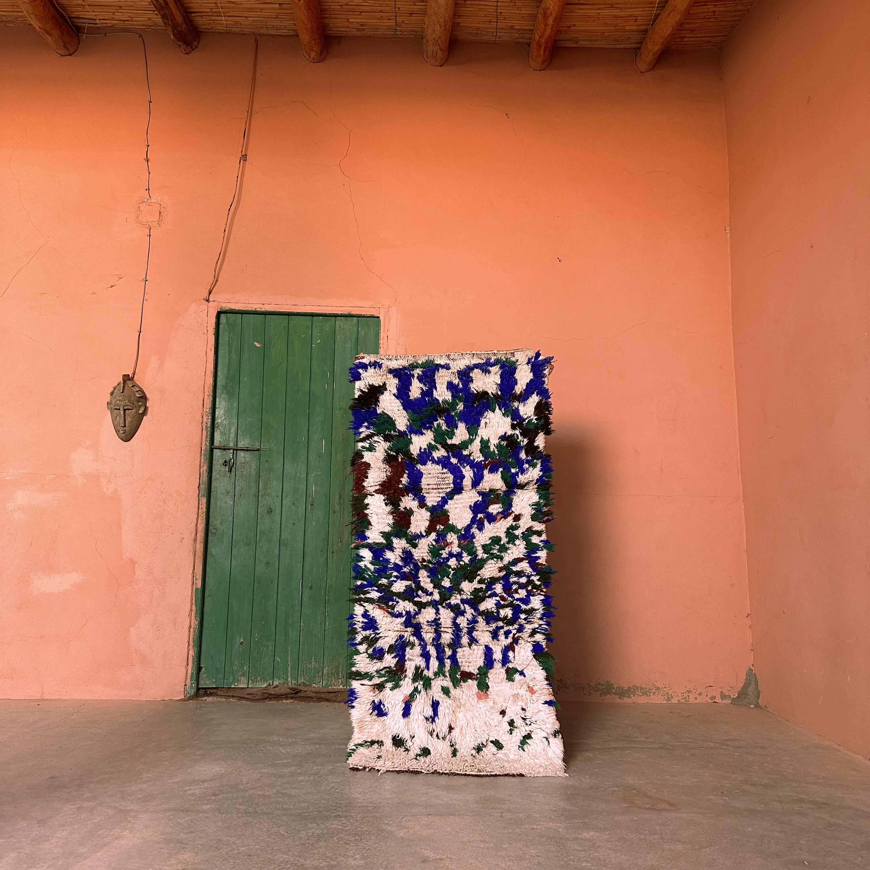 Azilal white and blue Berber rug - 165 x 73 cm