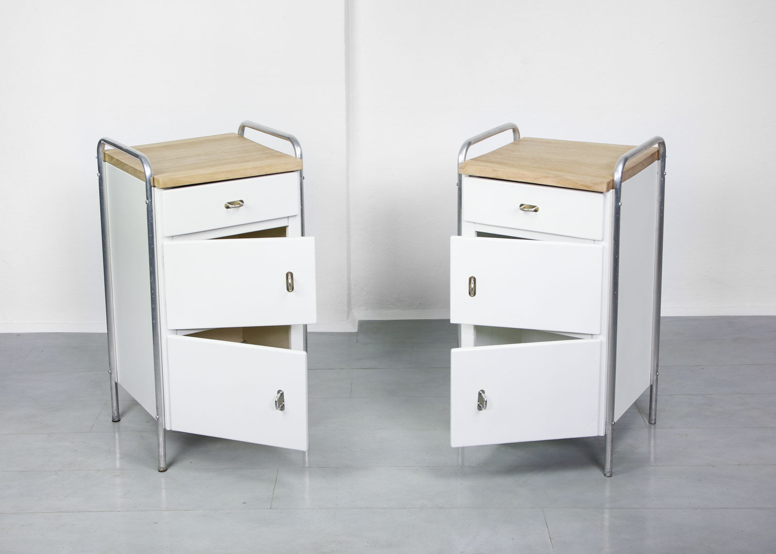 Armoires industrielles du milieu du siècle