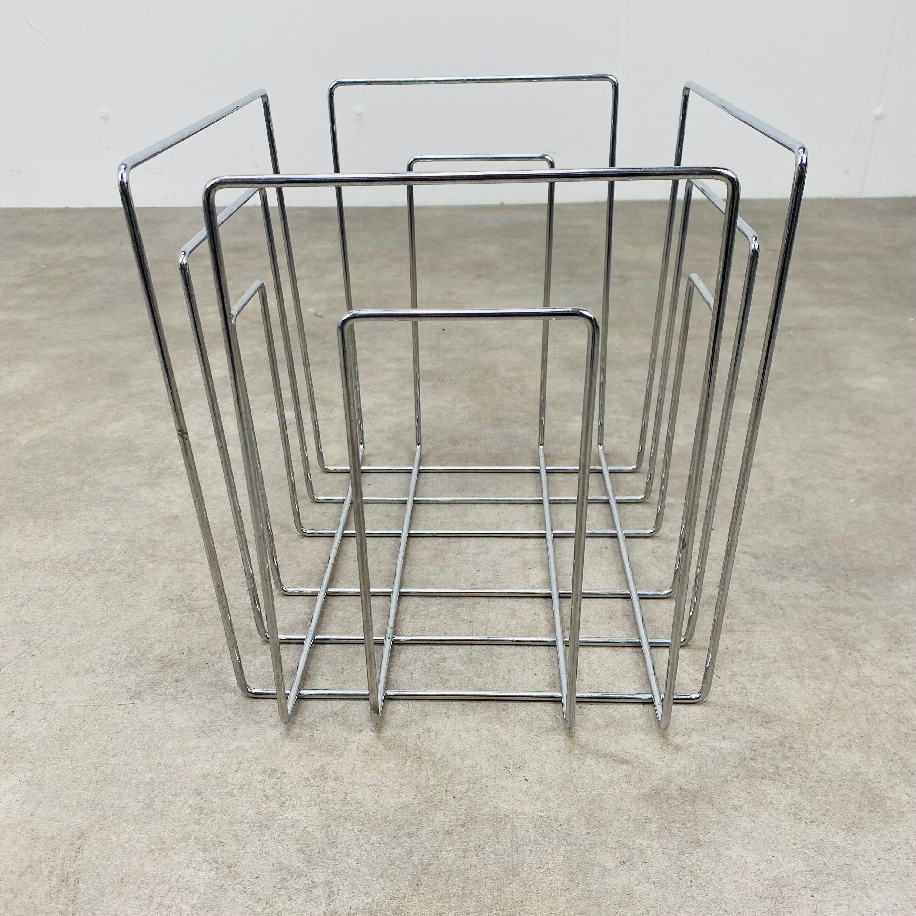 Magazine holder in chromed metal by Willi Glaeser for TMP 80s
