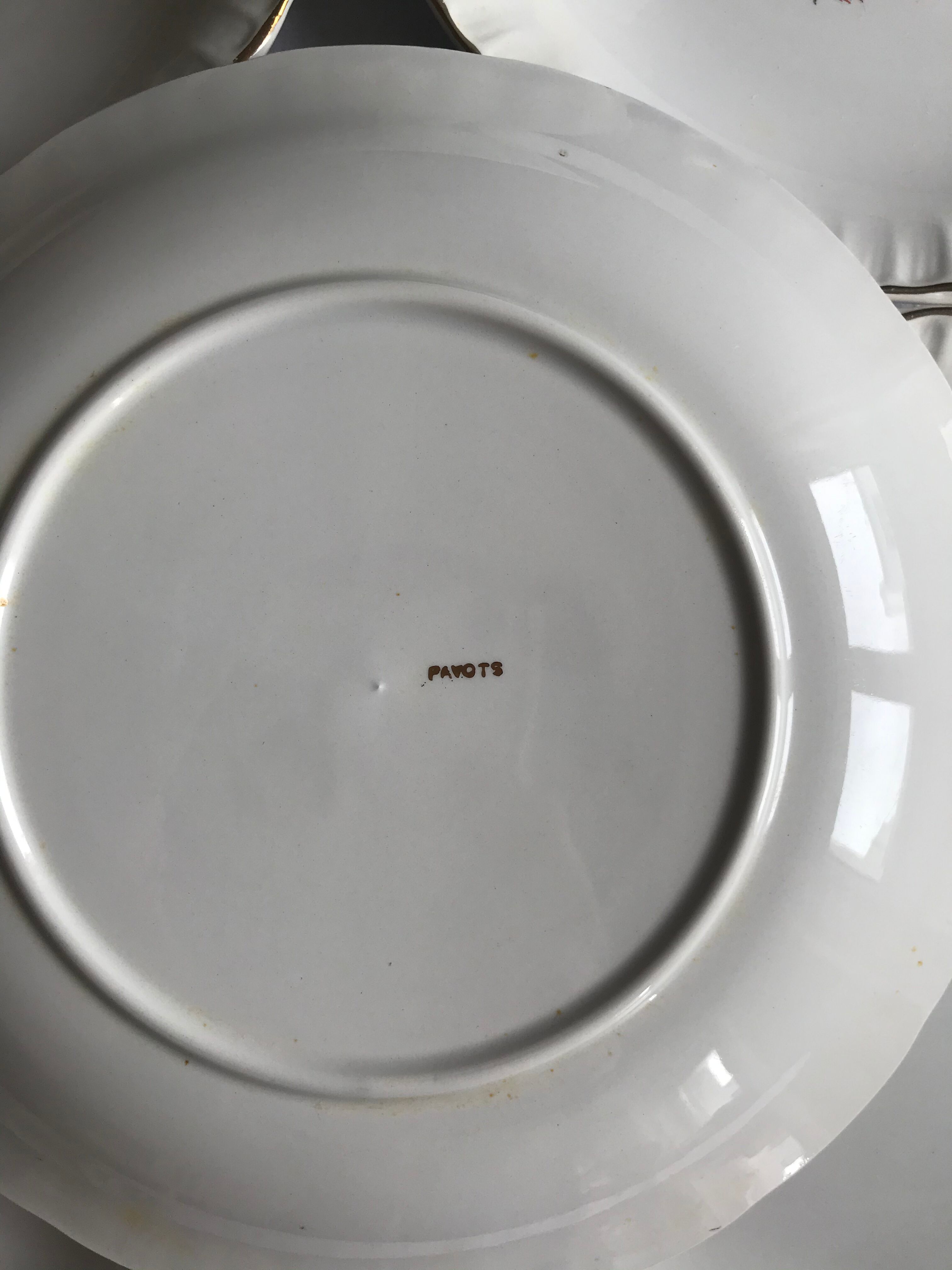 Series of 6 vintage flat plates