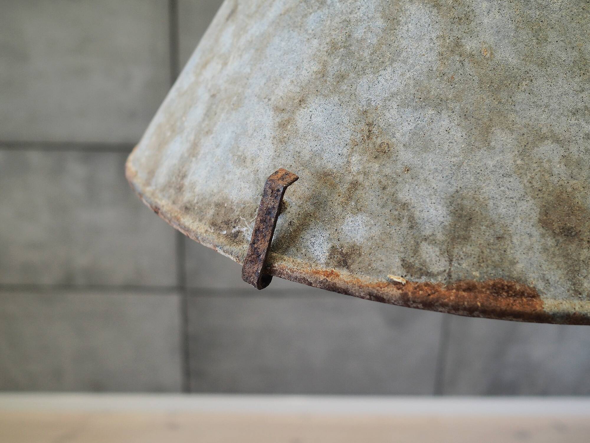 Lampe en métal, style industriel, années 50