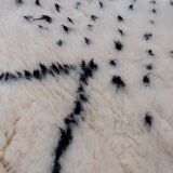 Authentic handmade pure wool rug in black and white, size 1.5/2.5 m.
