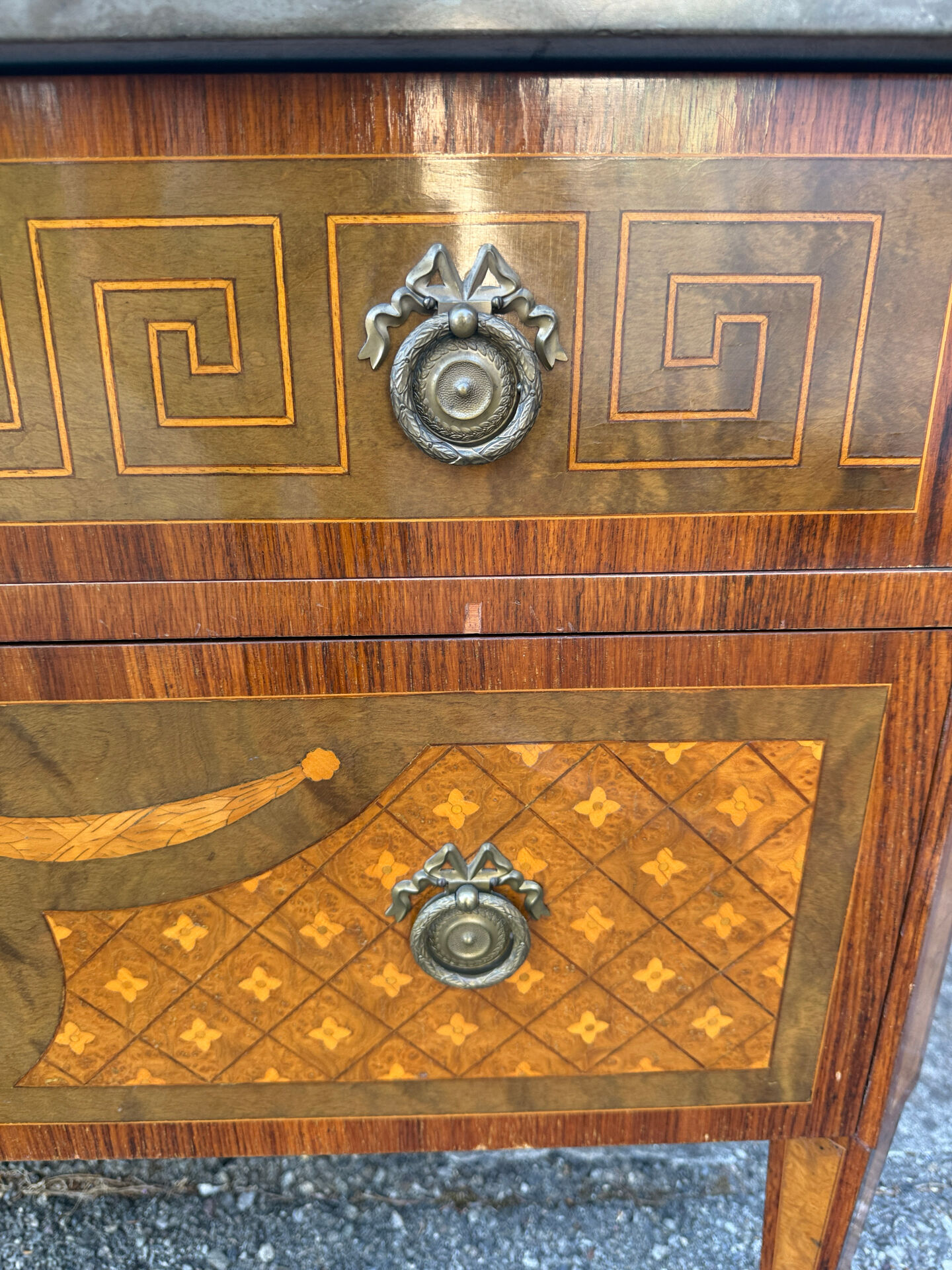 Louis XVI style commode in marquetry, 20th century – Marble top