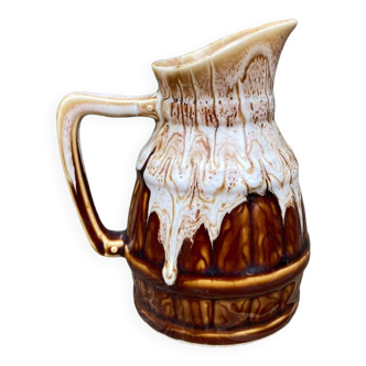 Revol barrel-shaped pitcher