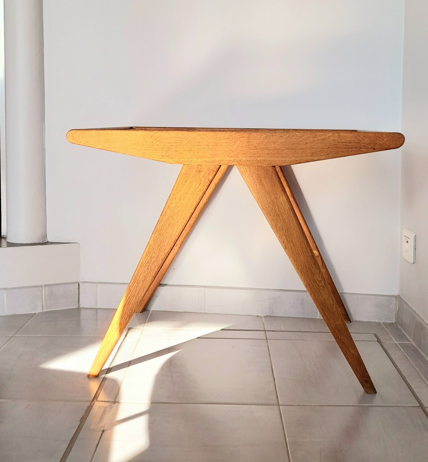 Compass foot side table