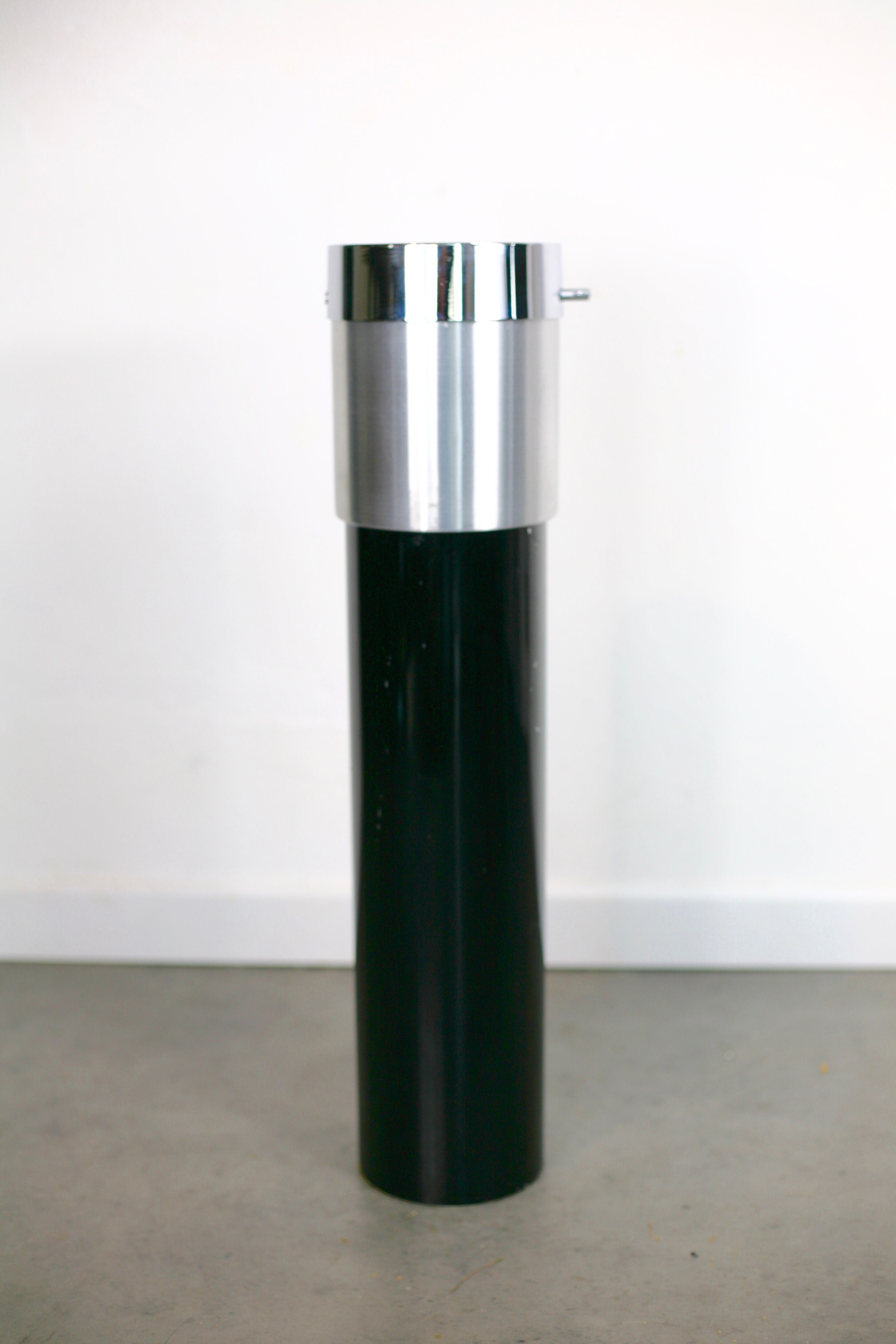 Ashtray on Italy 1960 Stilnovo steel foot