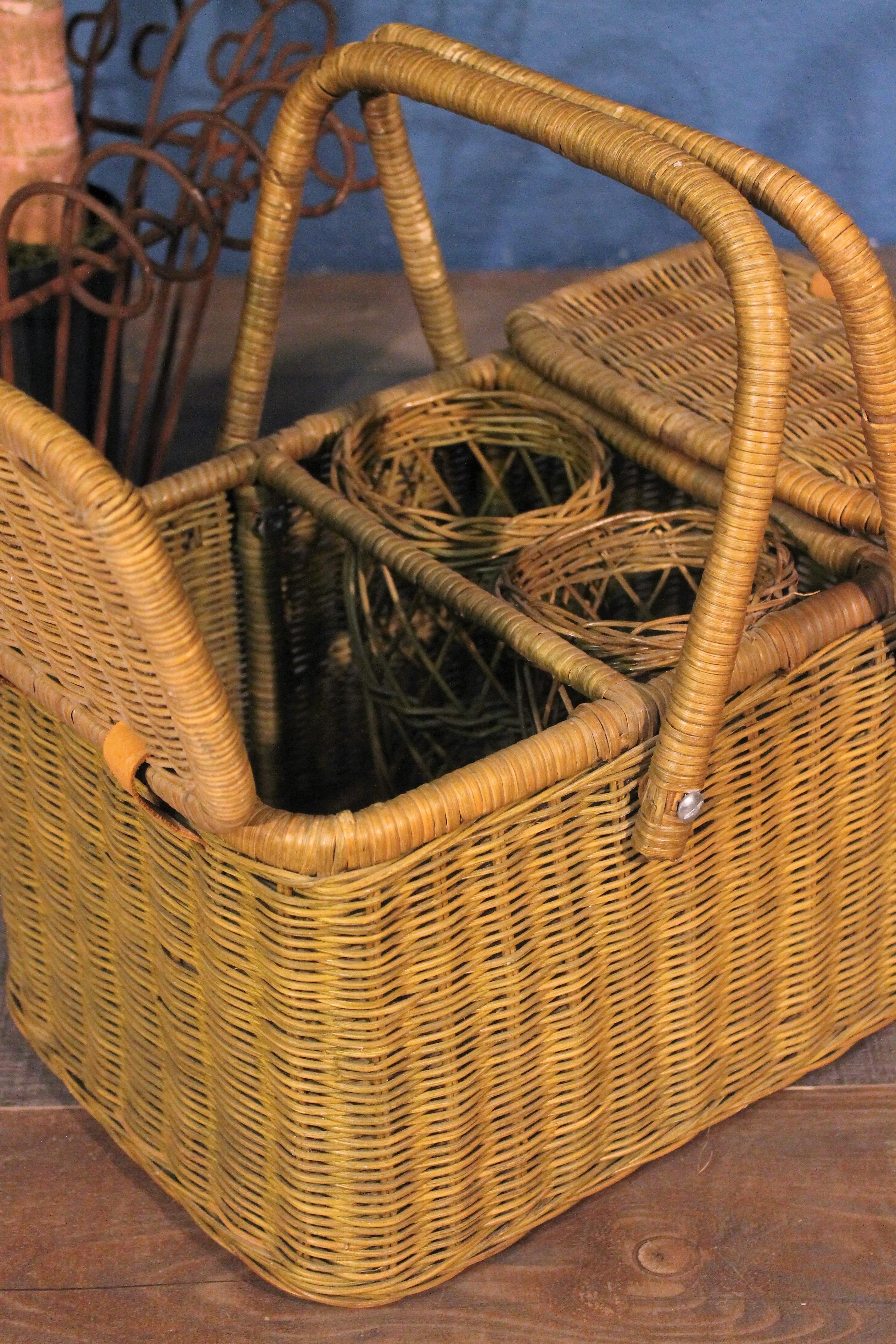 Picnic basket 1950s
