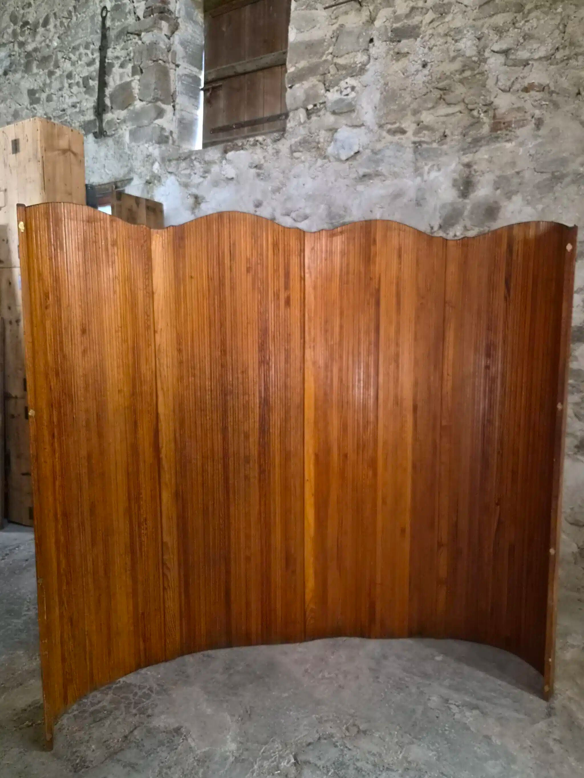 Large French folding screen in pine, room divider, 1950s, attributed to Baumann.