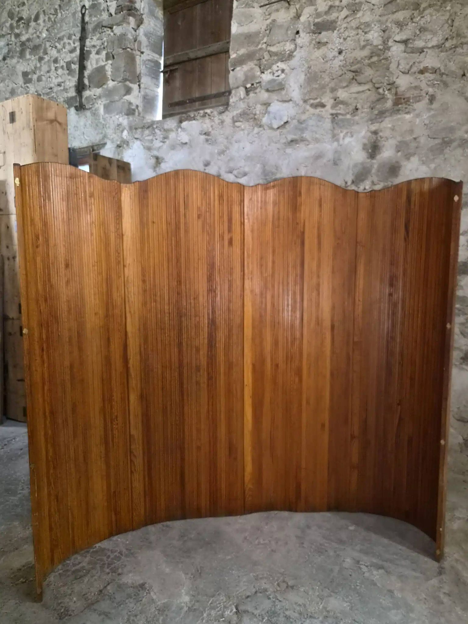 Large French folding screen in pine, room divider, 1950s, attributed to Baumann.
