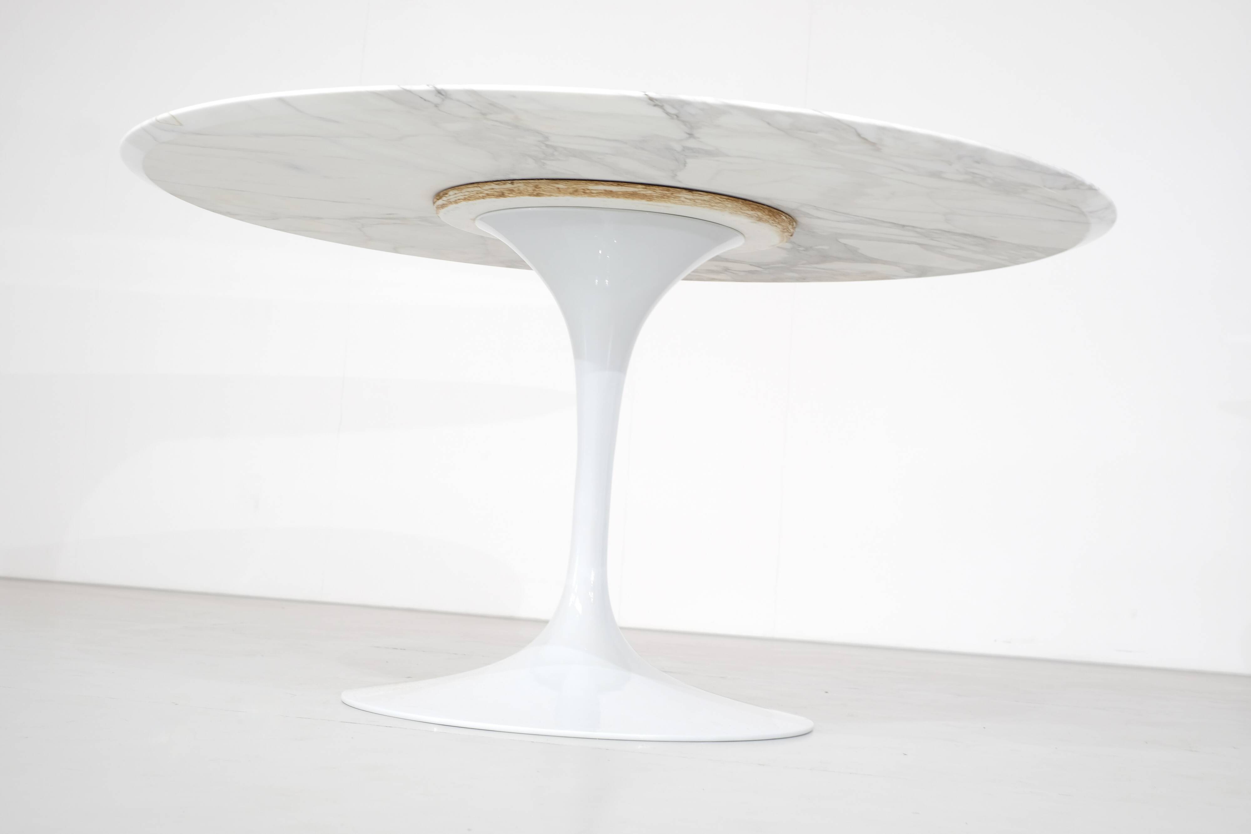 Tulip dining table by Eero Saarinen for Knoll International - 1960s