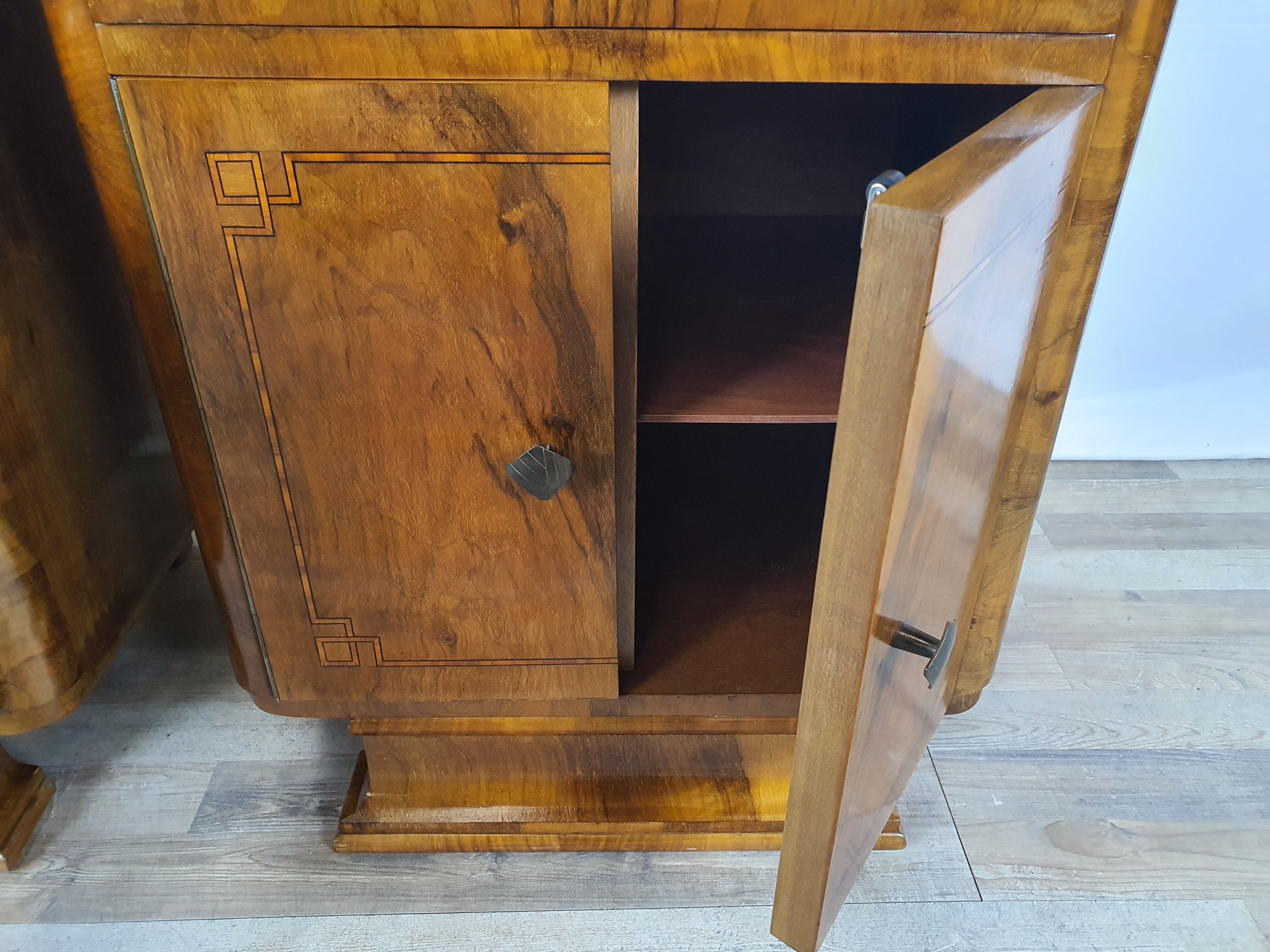 Art Decò Bedsides in Walnut