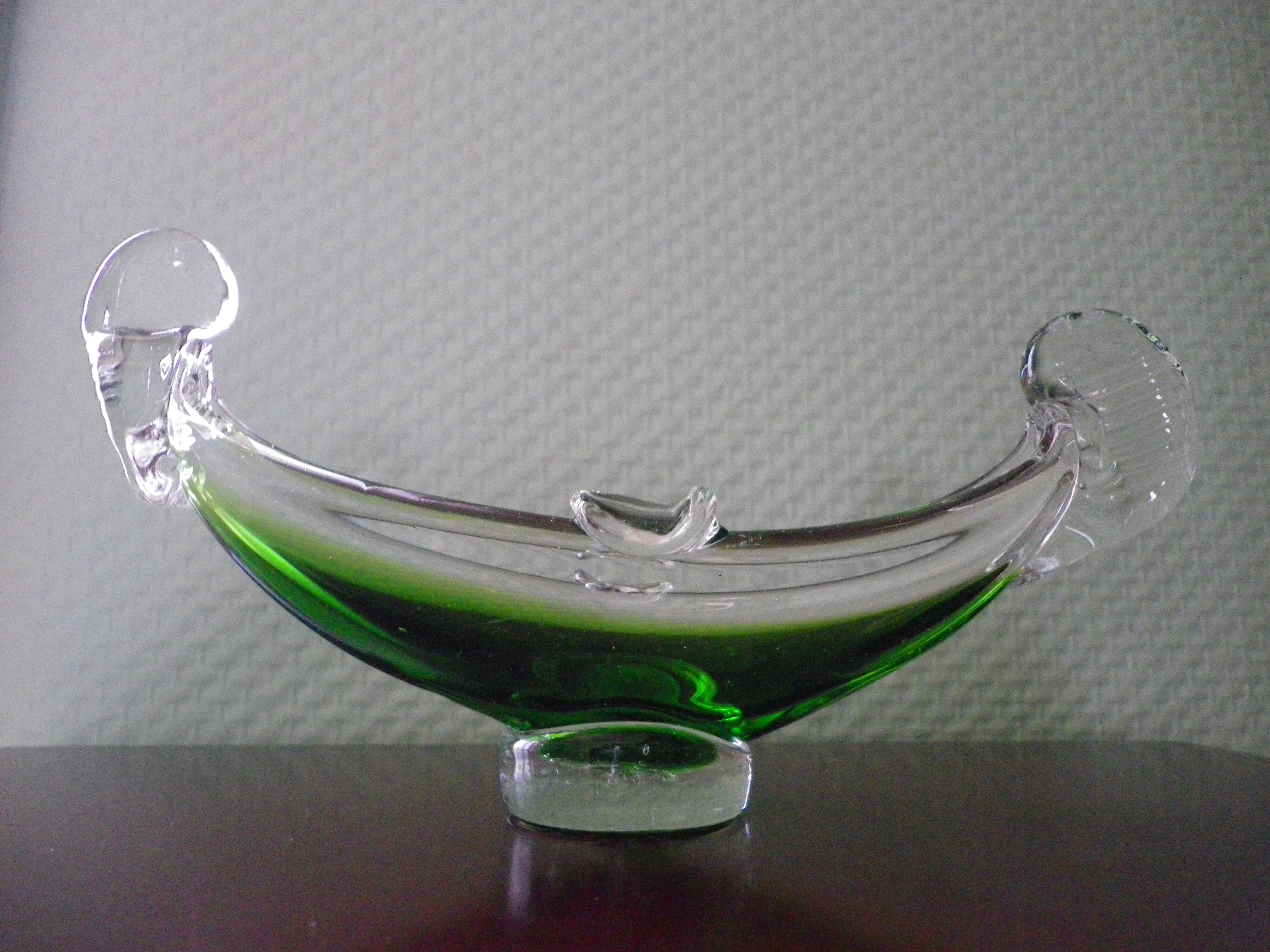 Murano glass ashtray in the shape of a gondola - Italy
