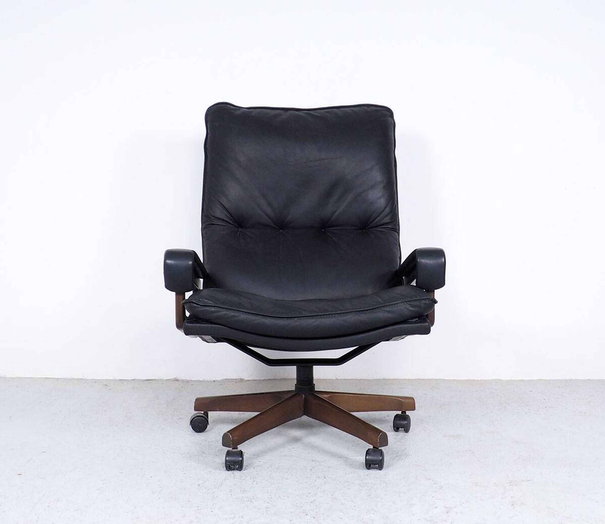 Black Leather King Chair by André Vandenbeuck for Strässle, 1960s