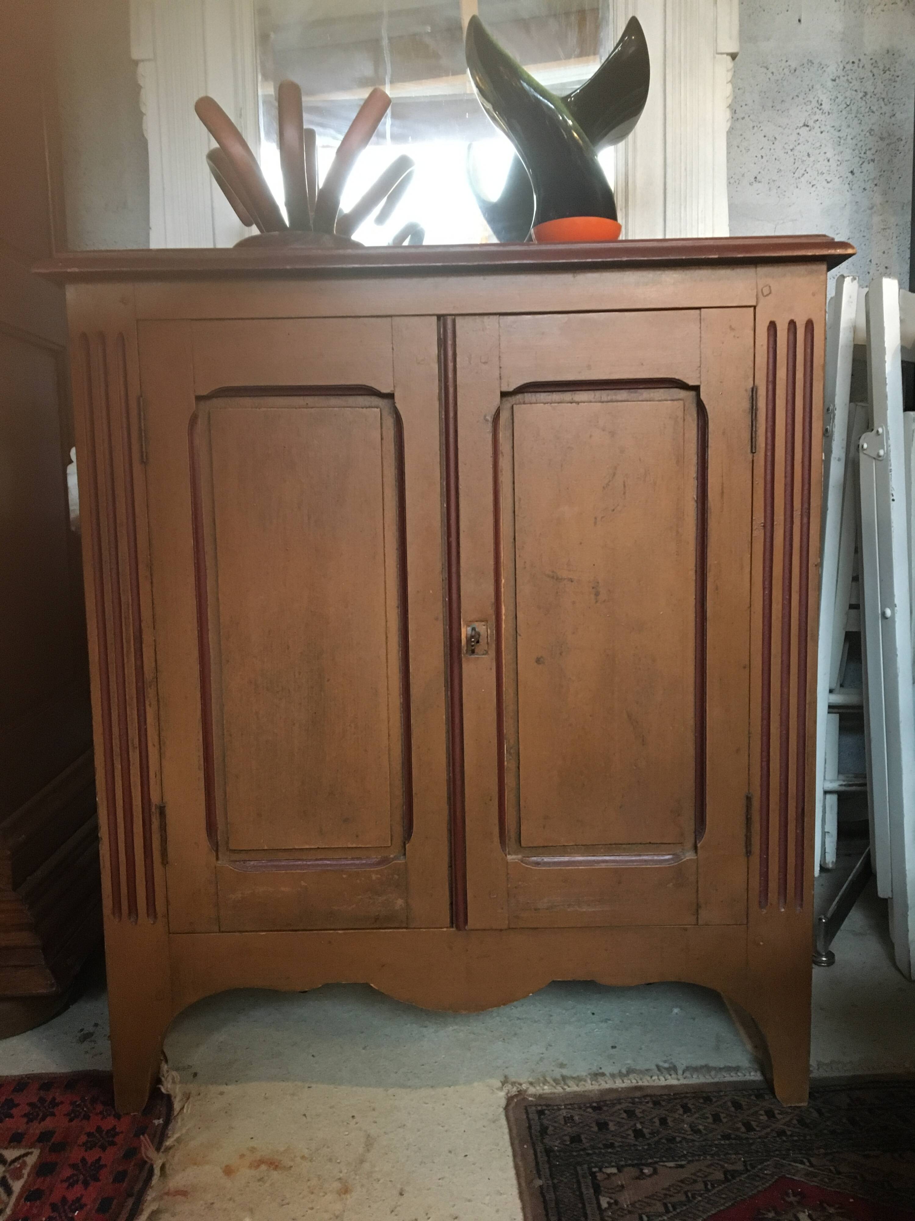 Parisian buffet rechampi