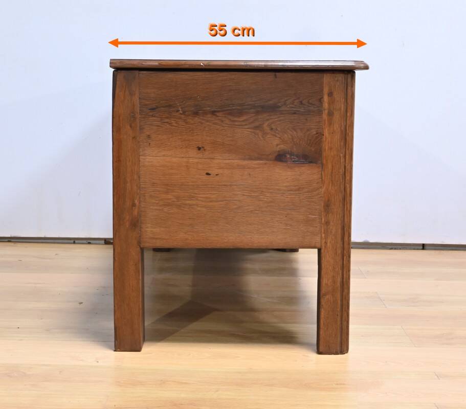 Important oak chest – late 19th century