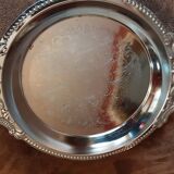 Set of 2 metal dishes