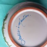 Le Moustiers candy or sugar bowl in the shape of a pattypan