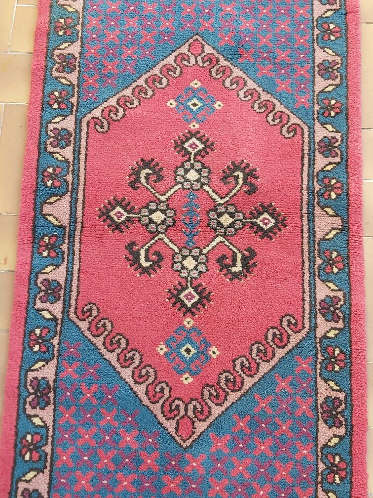 Tunisia hand-woven wool carpet