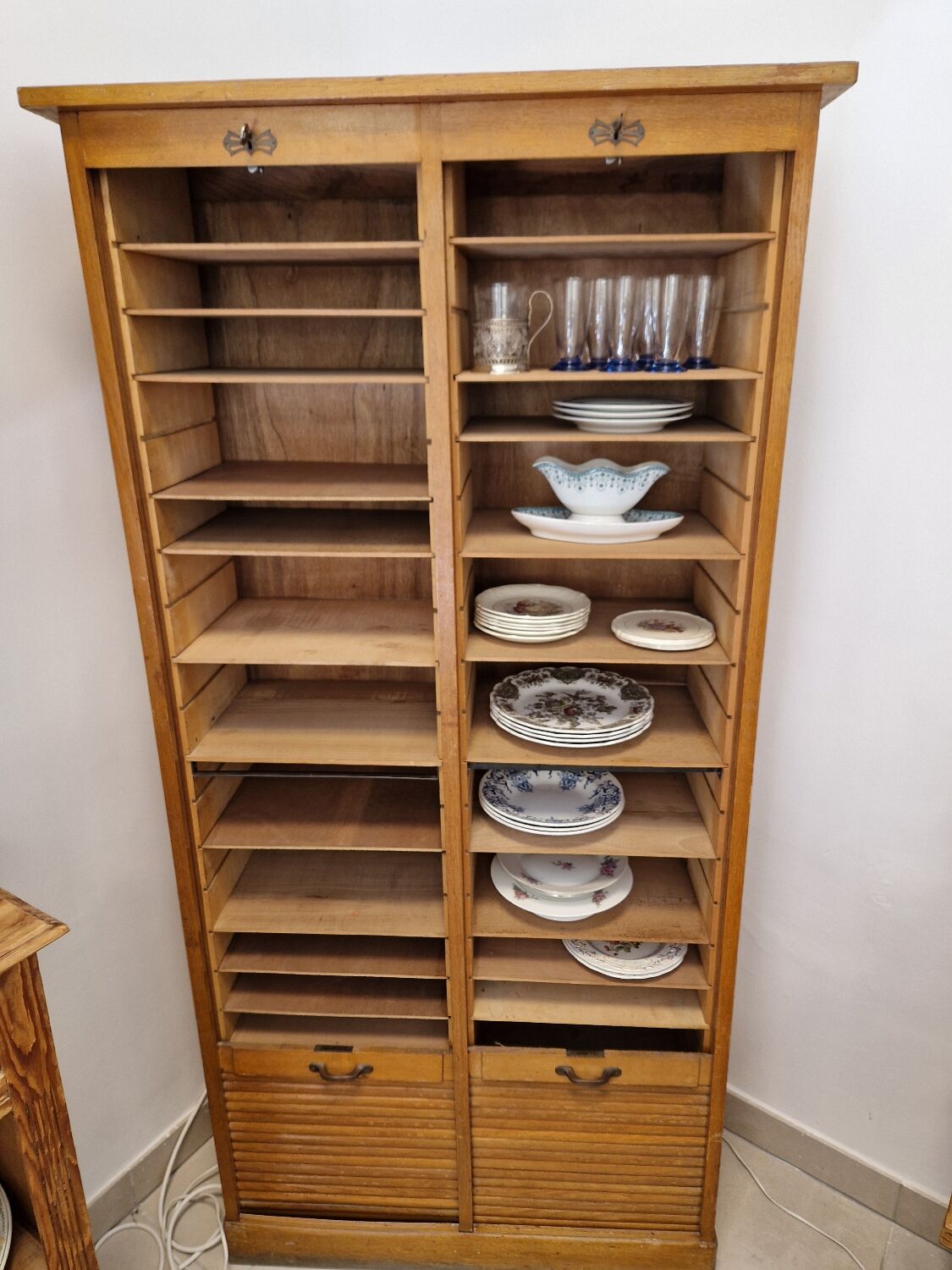 Notary binder cabinet