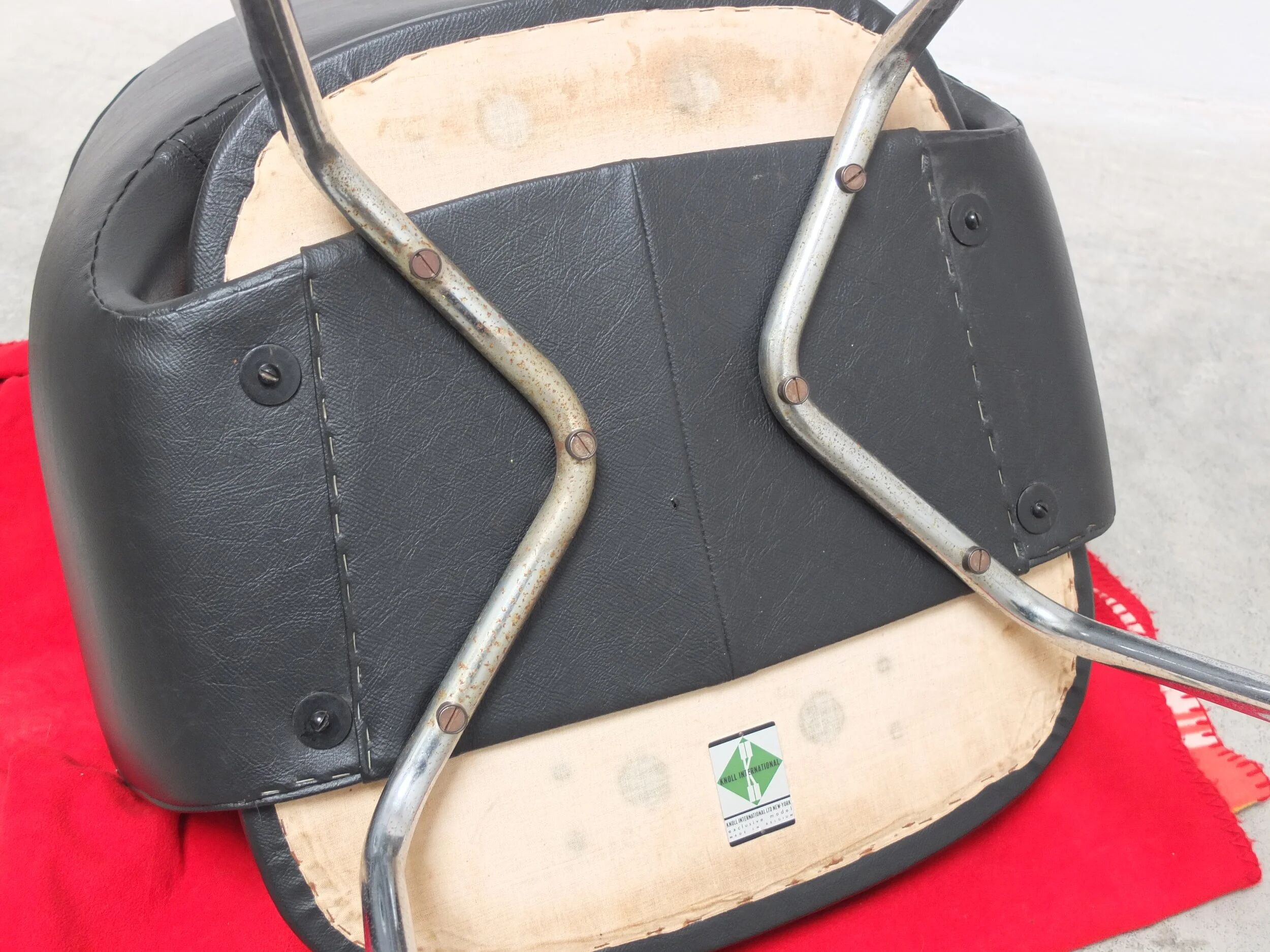 Original set of 4 'Executive' armchairs by Eero Saarinen for Knoll, 1960s