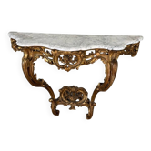 Console de style Louis XV en bois sculpté et doré, vers 1880