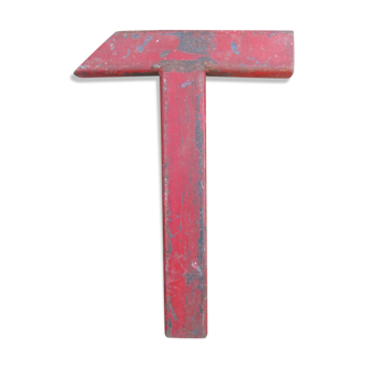 Letter signs - T - red