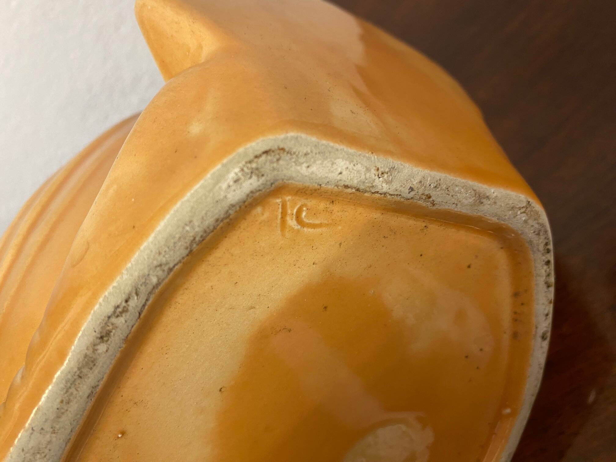 Swan shaped planter in 70s earthenware apricot orange color