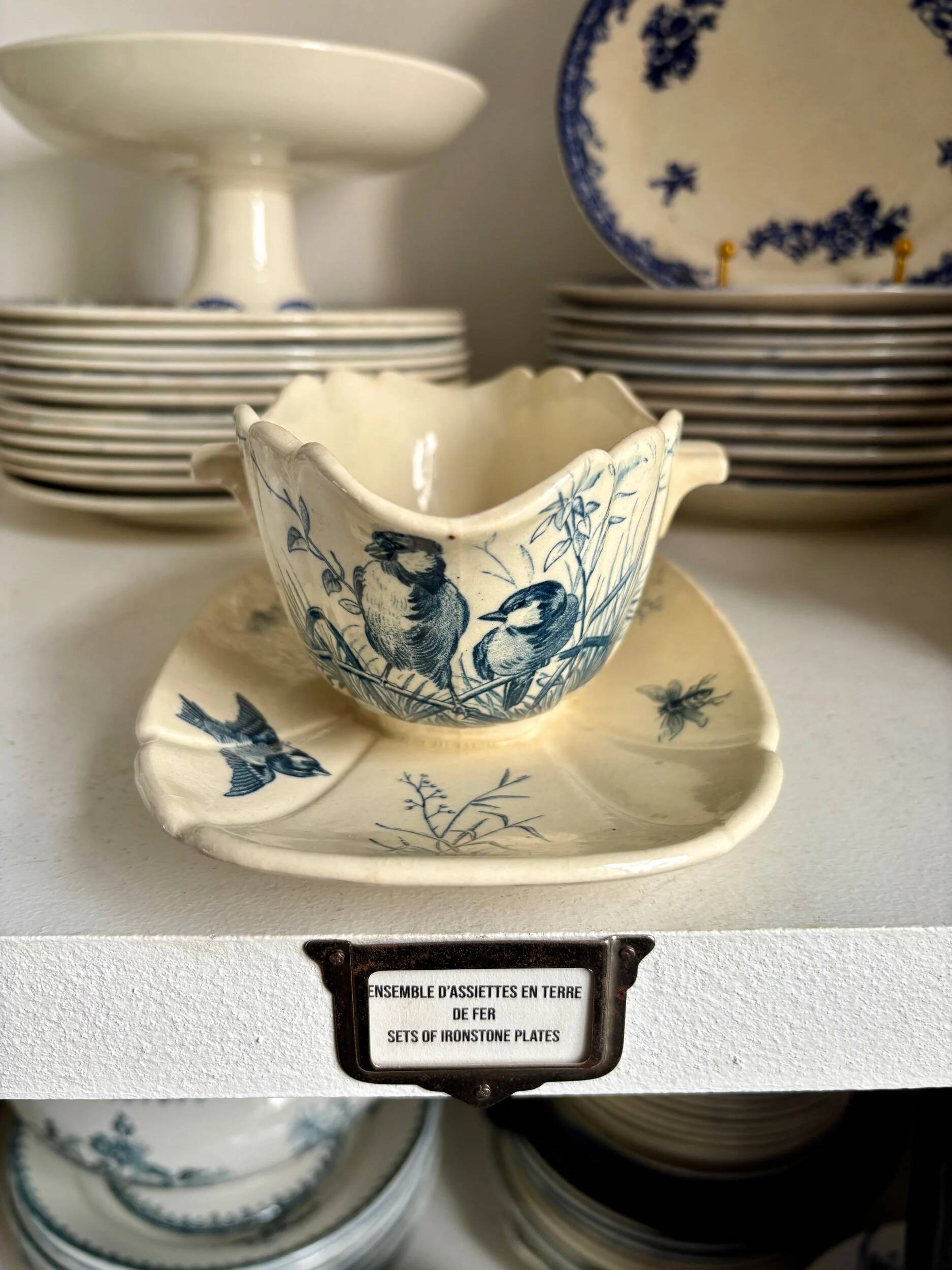 Gien sauceboat in blue ironstone, "Birds" service circa 1870.
