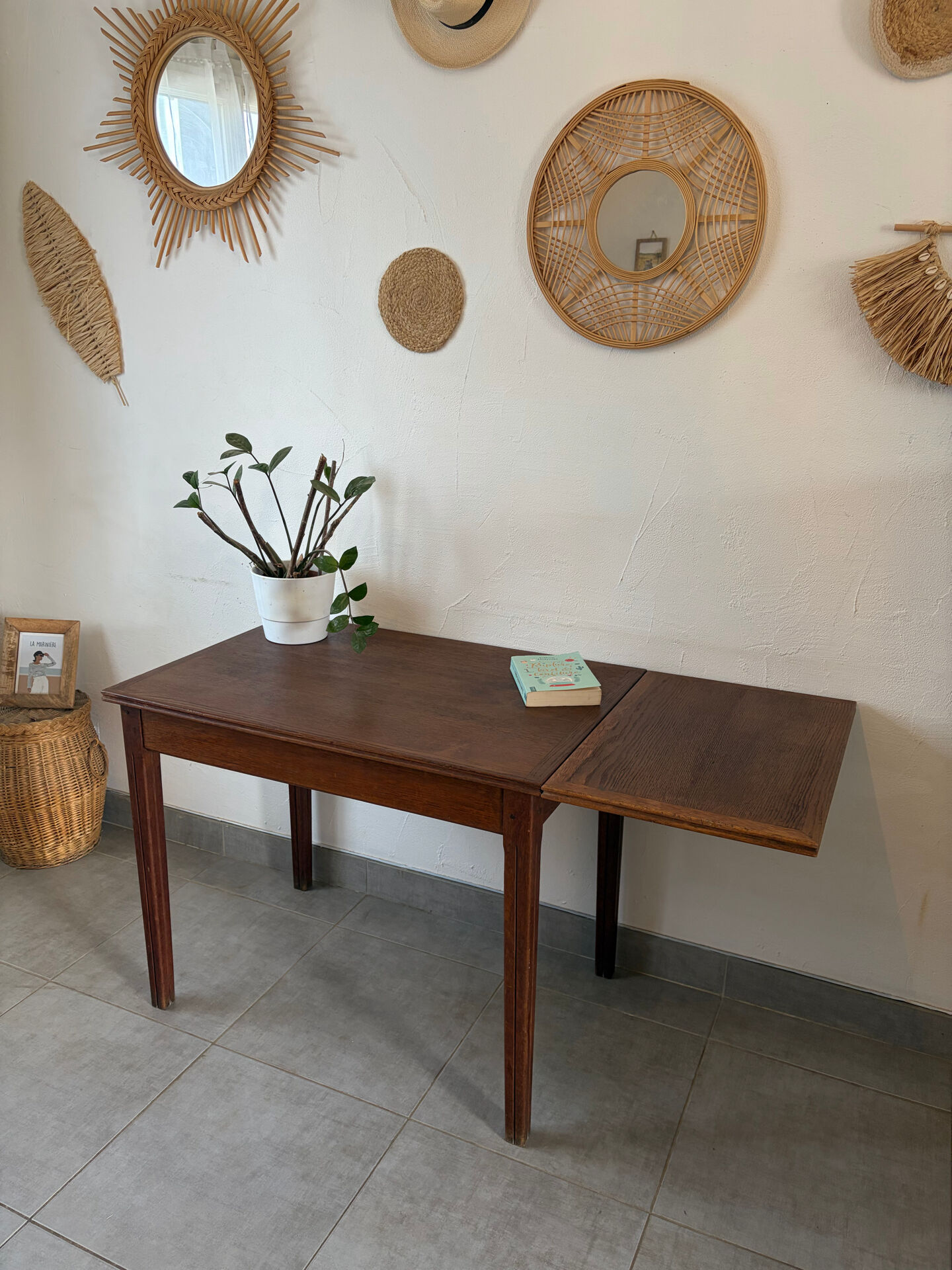 Extendable farmhouse table / extension