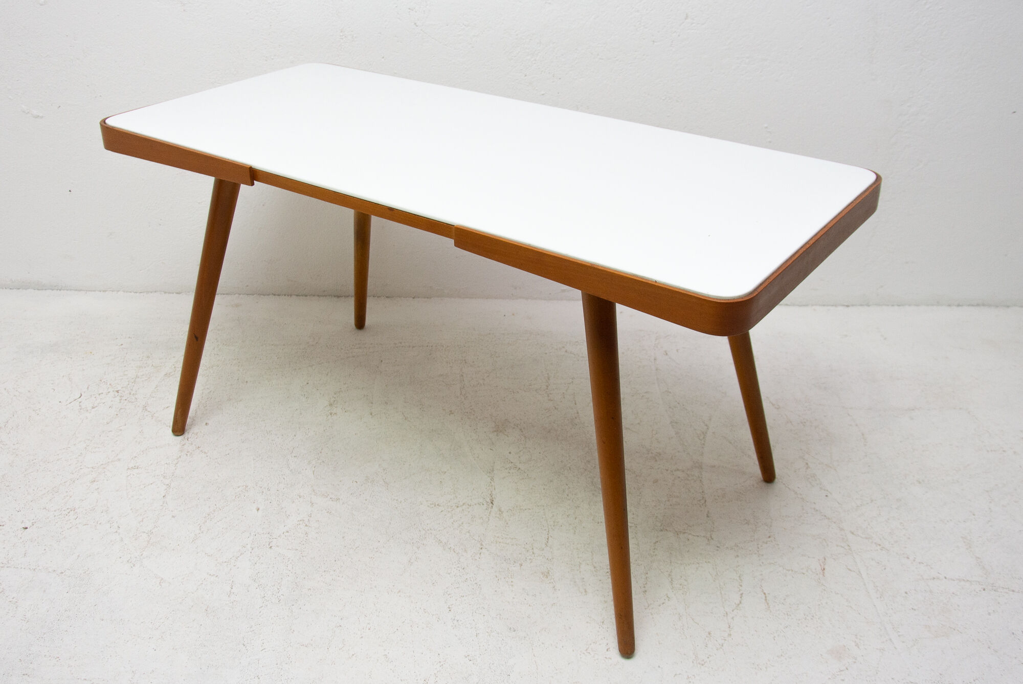Table basse en verre du milieu du siècle, 1960 ́s, Tchécoslovaquie