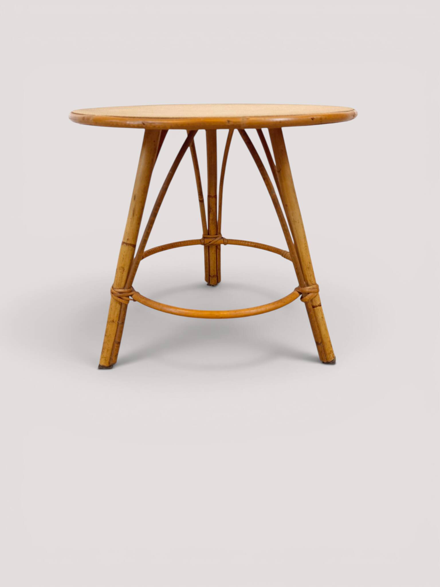Table d'appoint tripode vintage en rotin et bambou (Ø44 cm) – Style Riviera