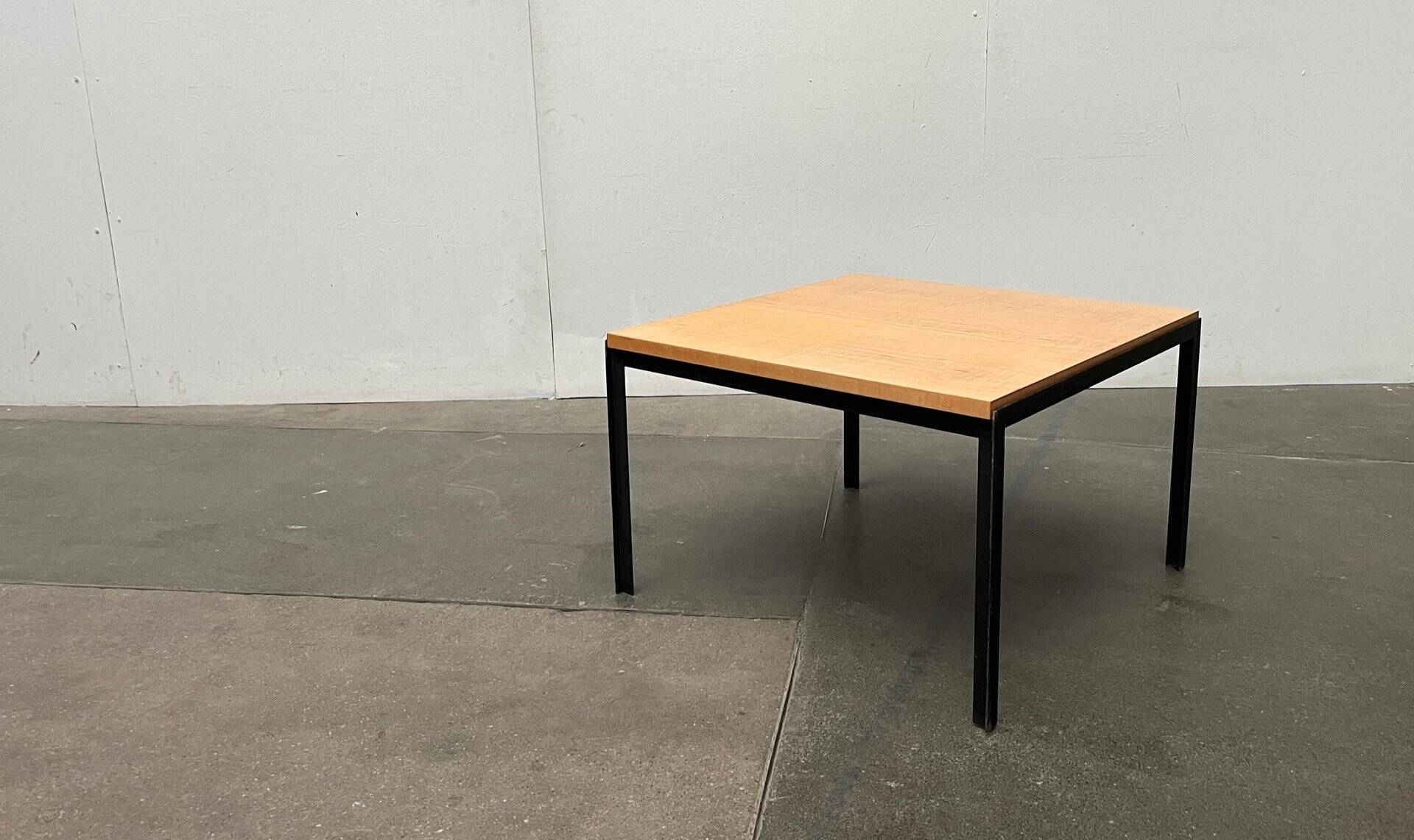 Mid-century minimalist side table model T-Angle 306 by Florence Knoll for Knoll International, 1950s.