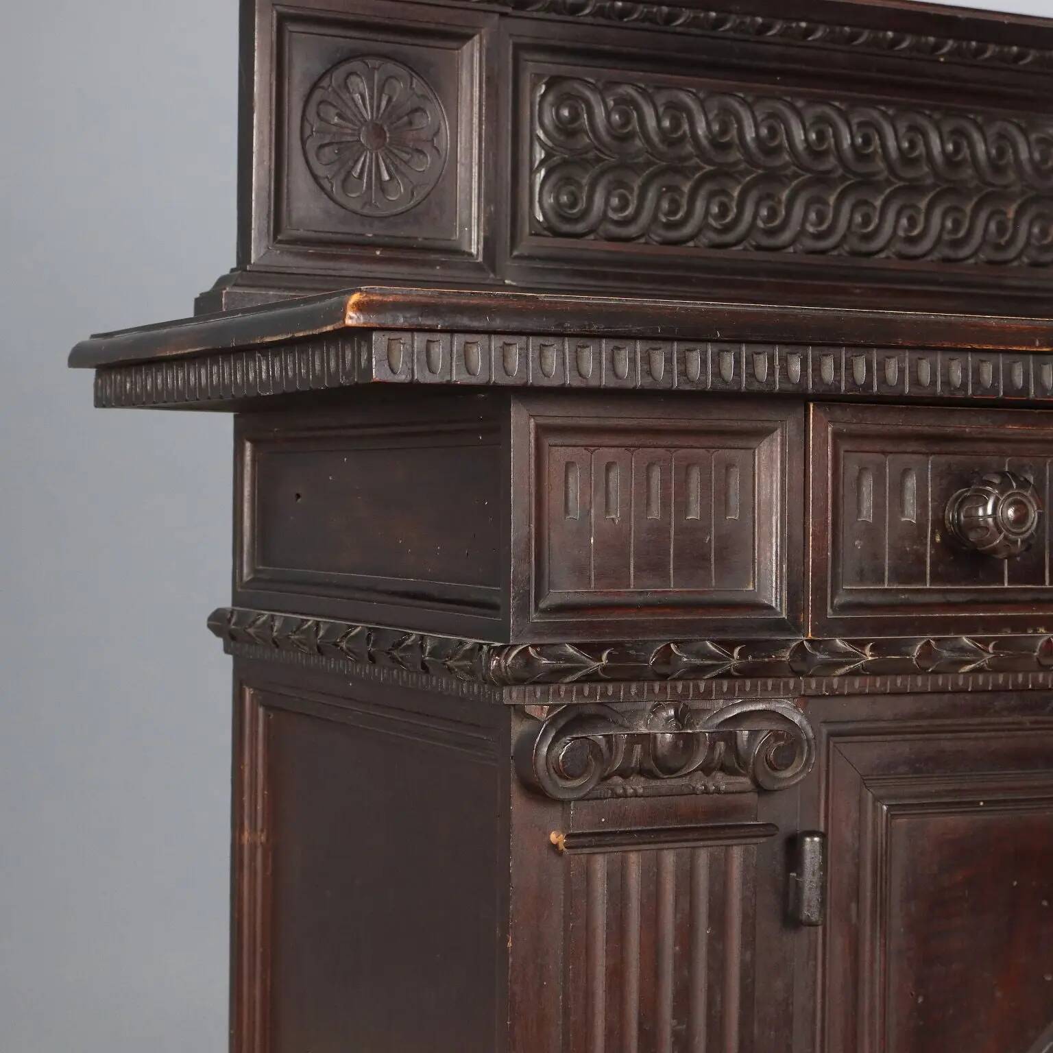 Buffet ancien style néo-Renaissance en hêtre, XIXe siècle