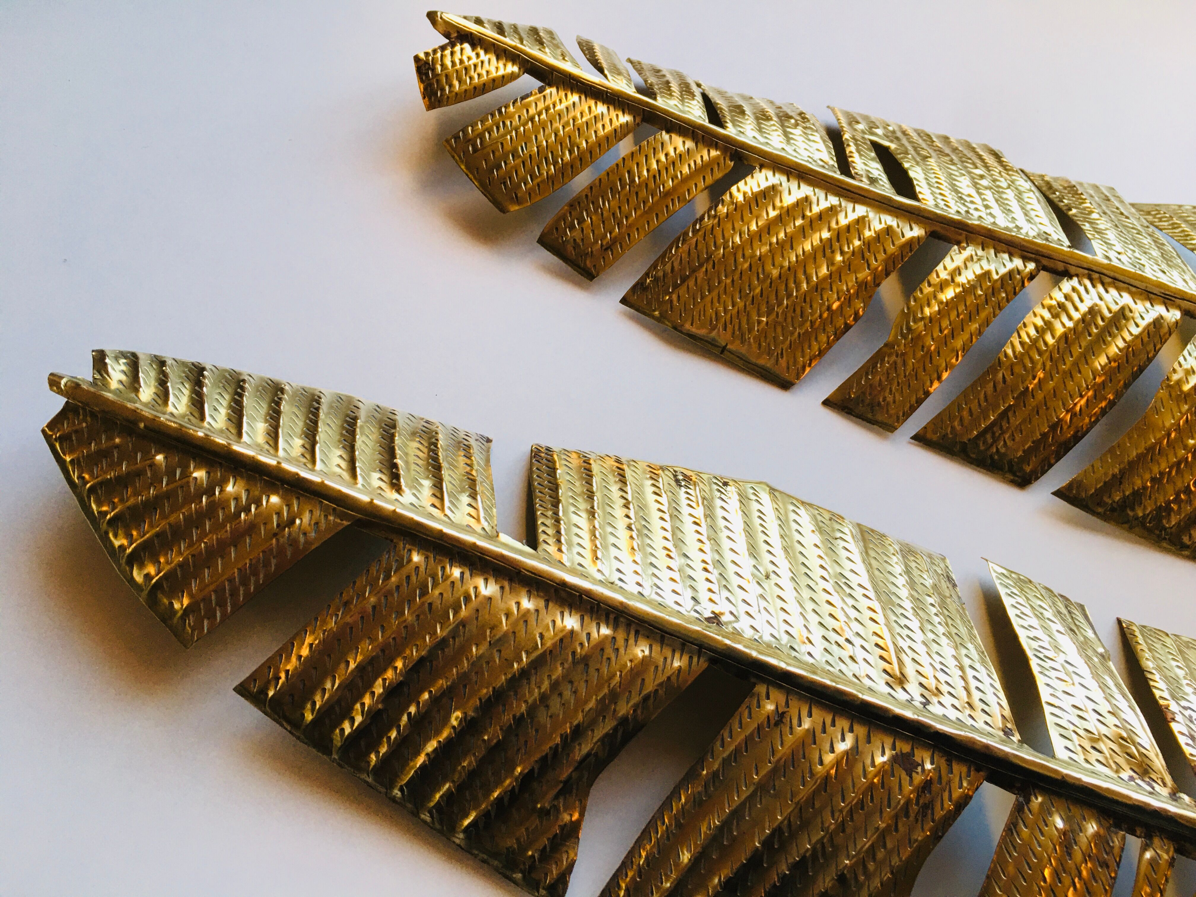 Set of 2 brass feathers