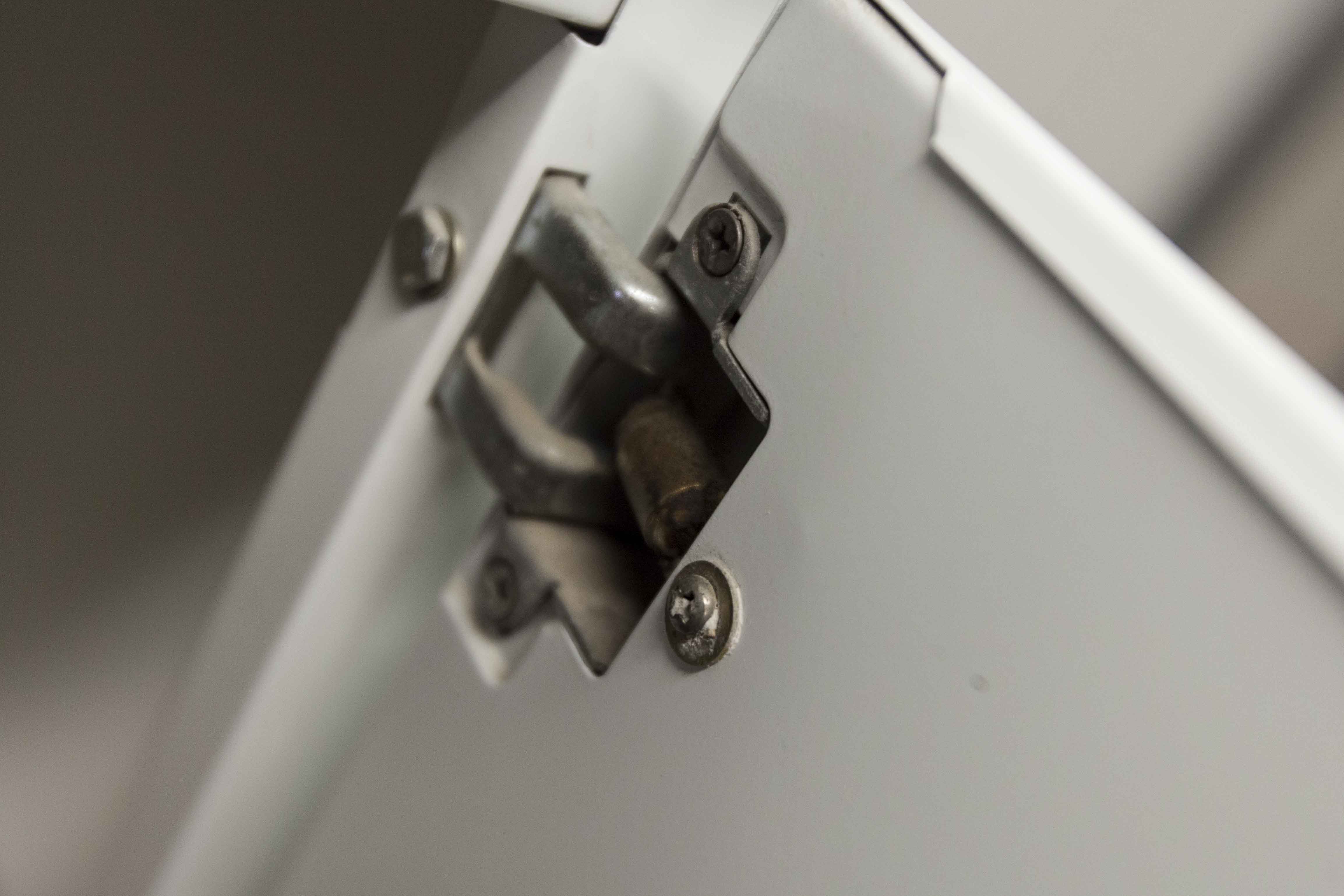 Bathroom cabinet in white metal 1960