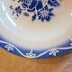 Assiette creuse en faïence de Digoin
