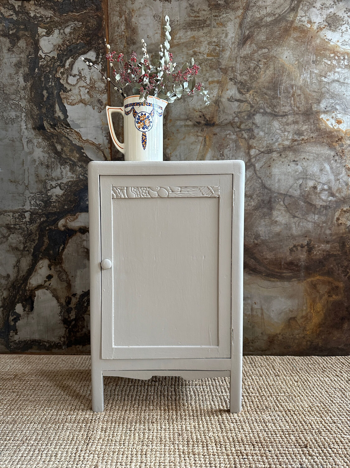 Linen sideboard