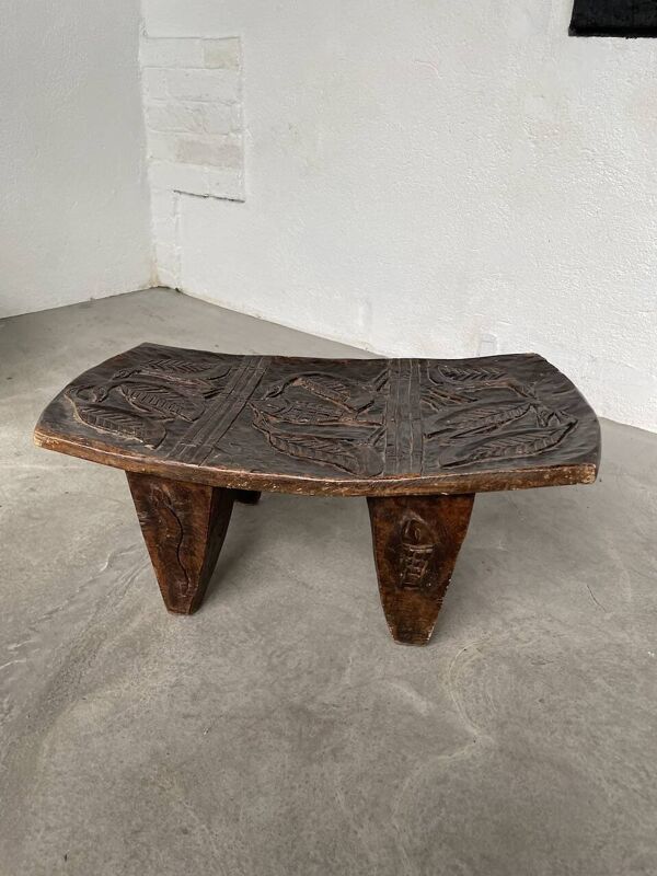 Tabouret repose-pieds africain