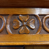 Armoire en chêne sculpté Louis Philippe