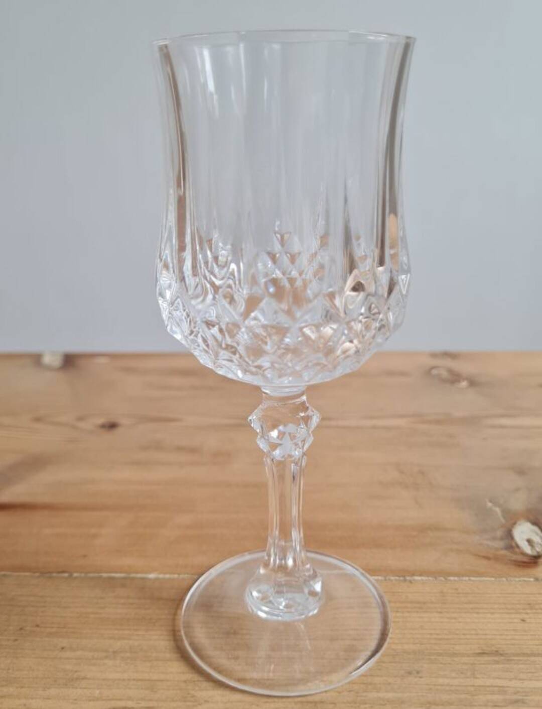 Service of 6 crystal wine glasses