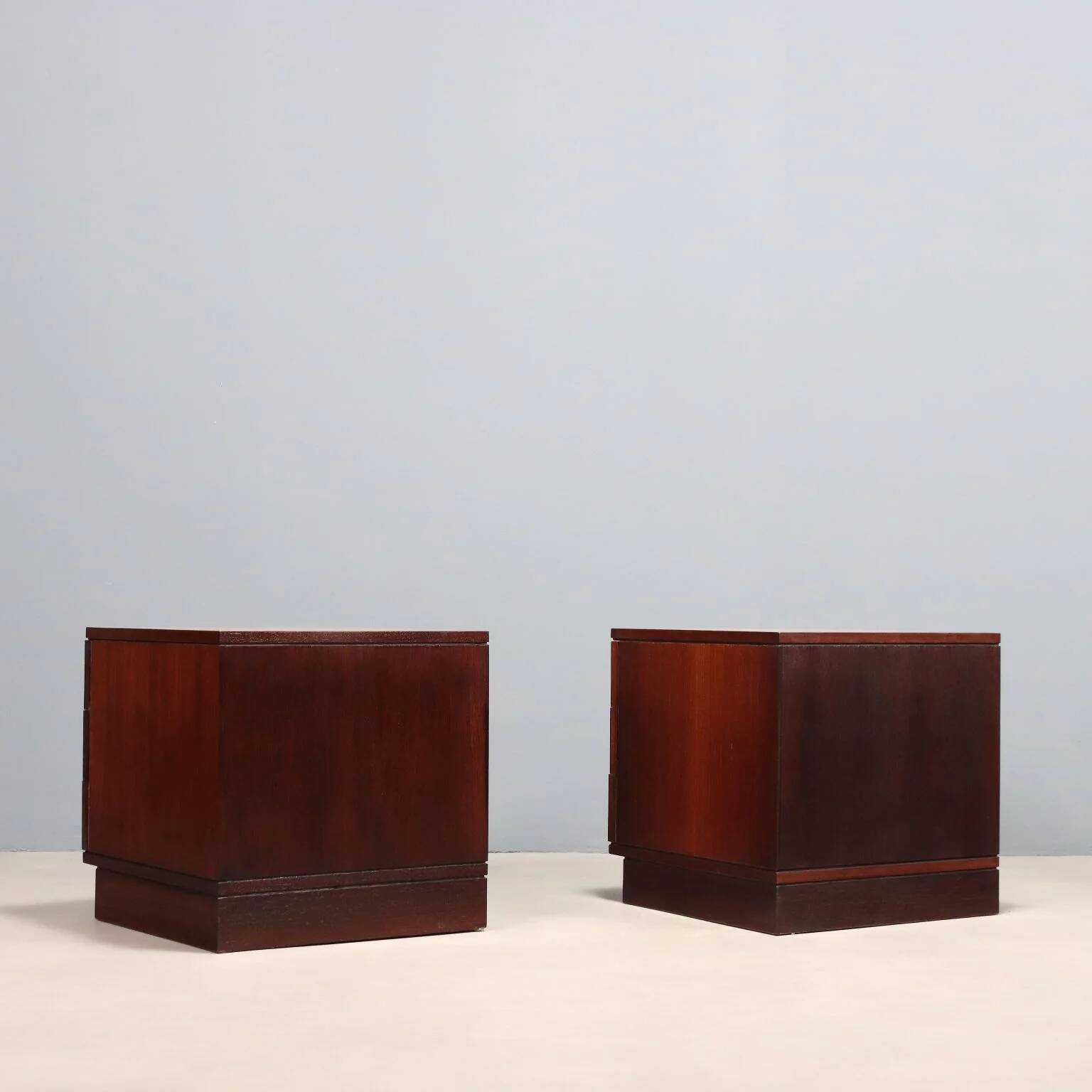 Paire de tables de chevet vintage design Ico Parisi Italie années 1960