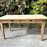 Farm table