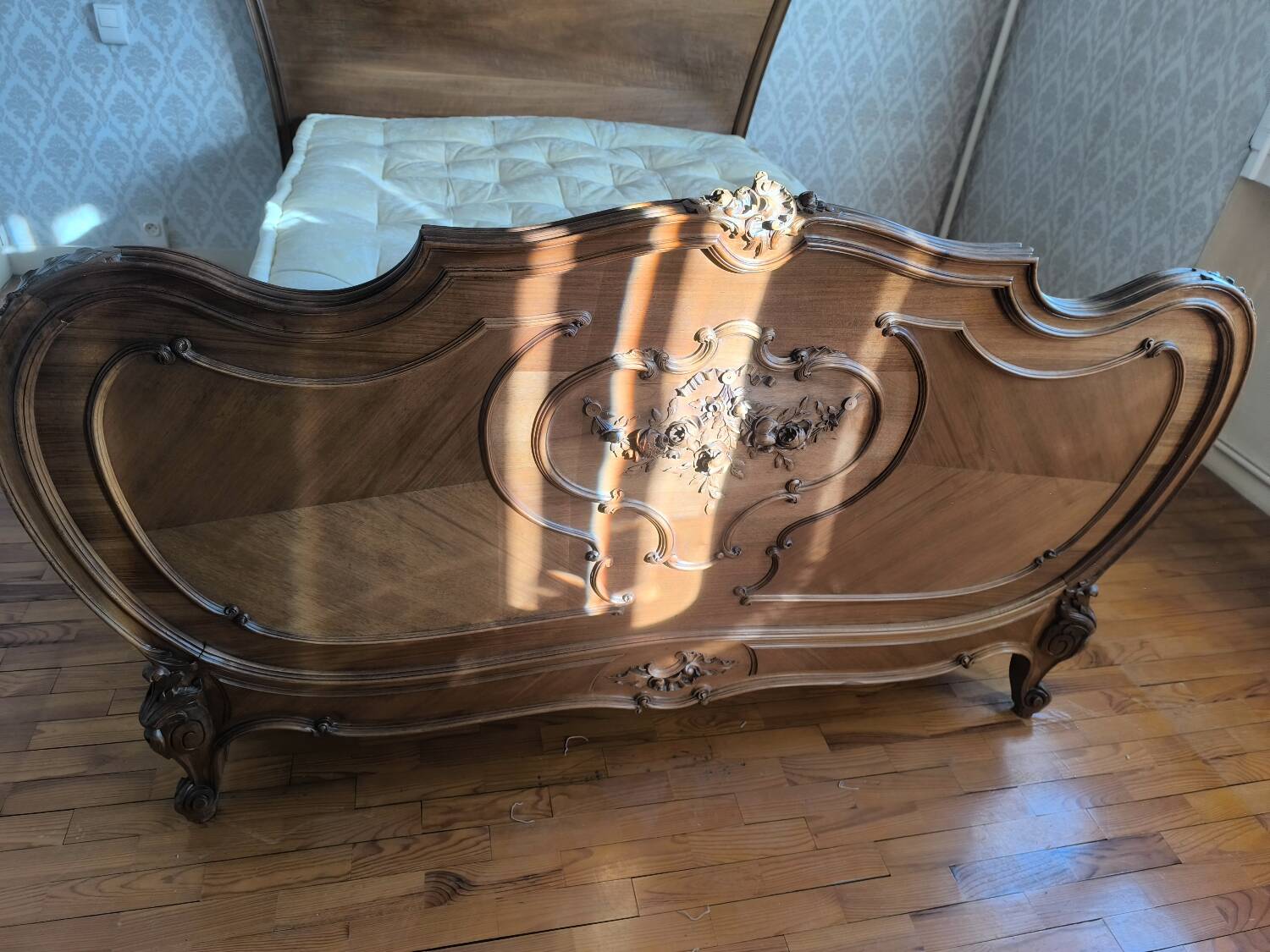 140cm Art Deco/Regency double bed in walnut