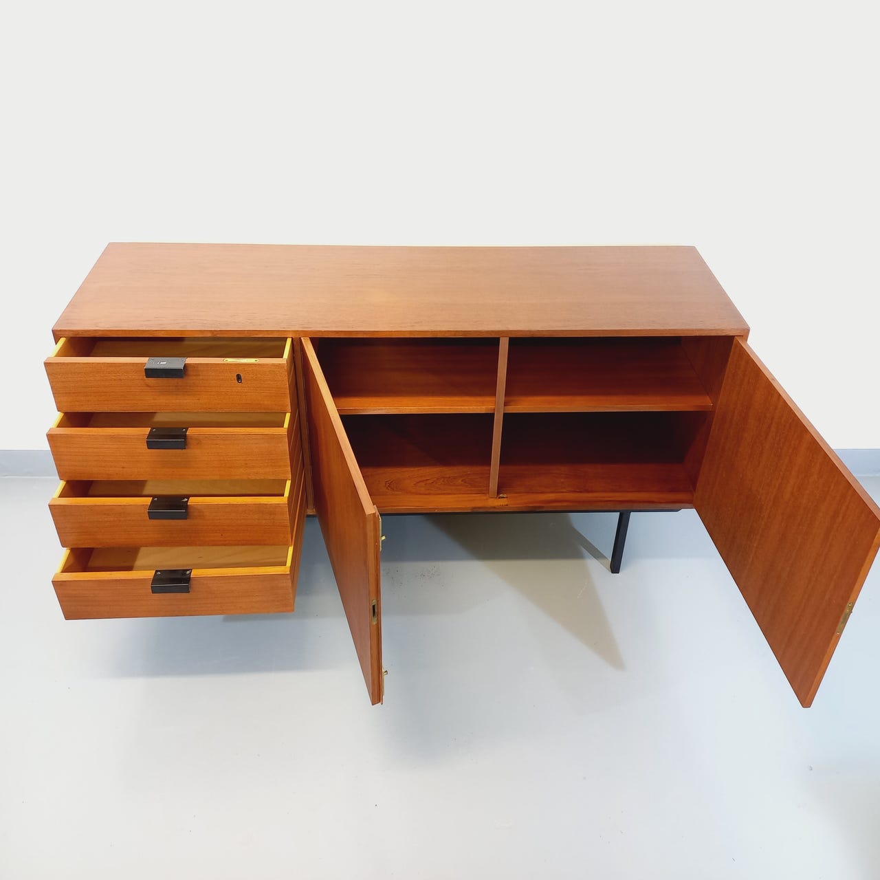 Vintage Scandinavian style modernist teak sideboard from the 50s 60s, Robin Day design for Hille