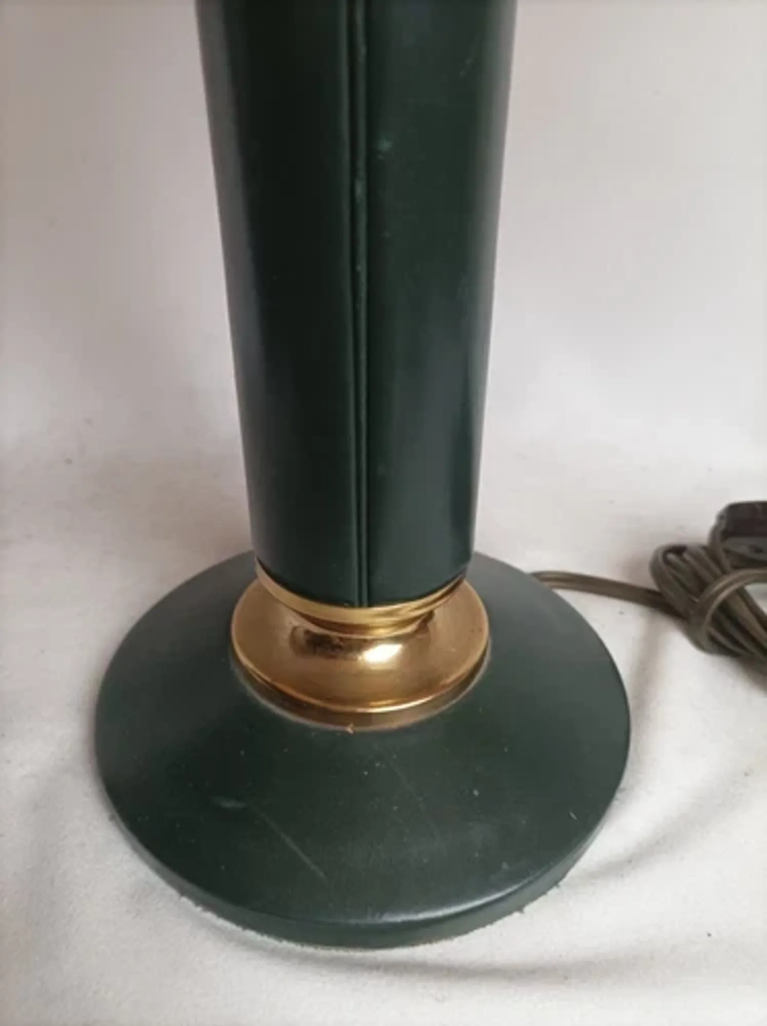 Vintage table lamp base from the 1970s/1980s in leather - in working condition.